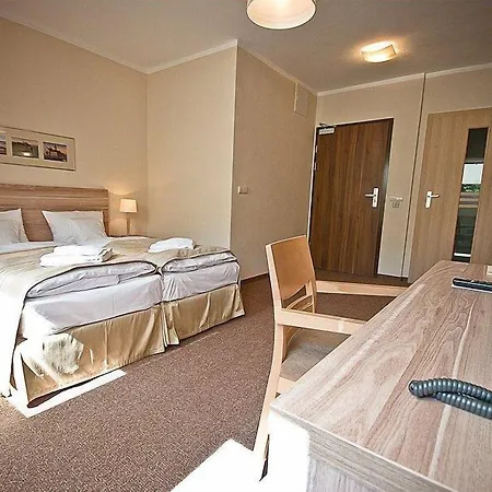 Hotel Cesarskie Ogrody 3*