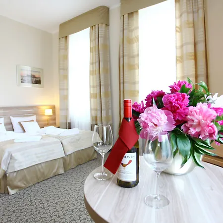 Cesarskie Ogrody Hotel 3*