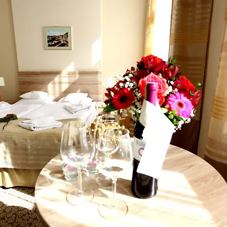 Hotel Cesarskie Ogrody 3*