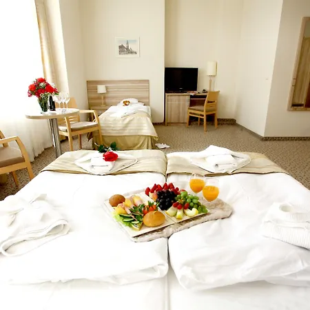 Cesarskie Ogrody Hotel 3*