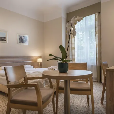 Cesarskie Ogrody 3* シフィノウイシチェ