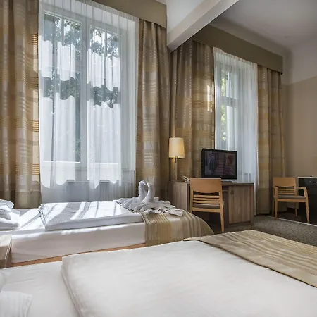 Hotel Cesarskie Ogrody 3*