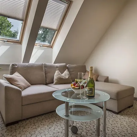 Cesarskie Ogrody 3* シフィノウイシチェ