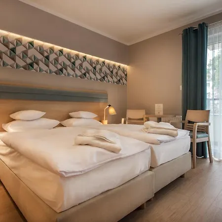 ホテル Cesarskie Ogrody 3*