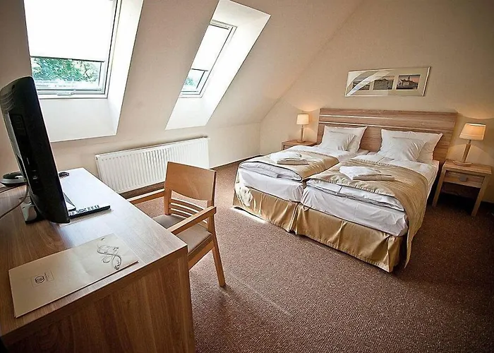 Hotel Cesarskie Ogrody 3*