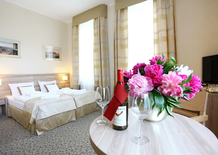 Cesarskie Ogrody Hotel 3*