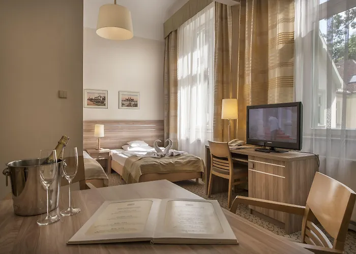 Hotel Cesarskie Ogrody 3*