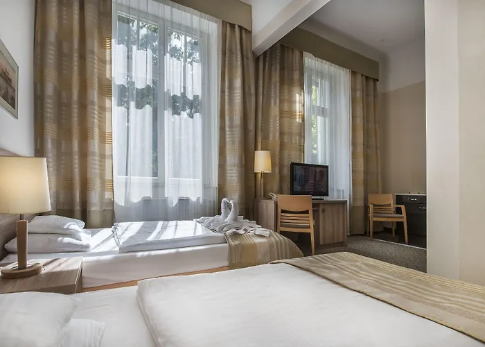 Hotel Cesarskie Ogrody 3*